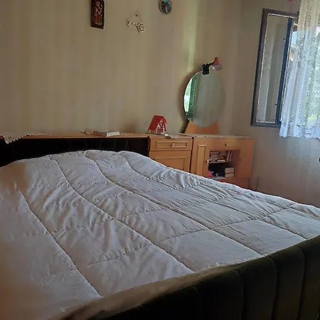 Iva Kır Evi *