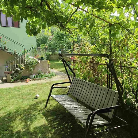 Kır Evi Iva Mali Izvor